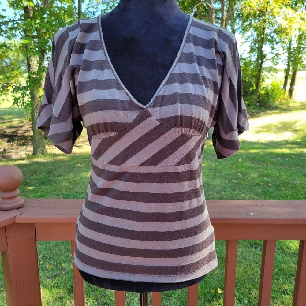 Old Navy Women’s Short Sleeve Brown Striped Pullover Shirt Sz M